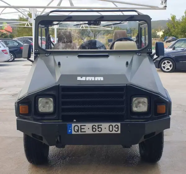 UMM Alter 2.5 D 4x4 Soft Top 8 lugares 1988 Diesel — 109 304 km UMM Alter 2.5 D 4x4 Soft Top 8 lugares 1988 Diesel