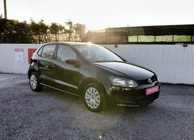 Volkswagen Polo 2011 - 7490 EUR, 120850 km - AUTO.MOTO.pt - 120850km - foto 8 de 21