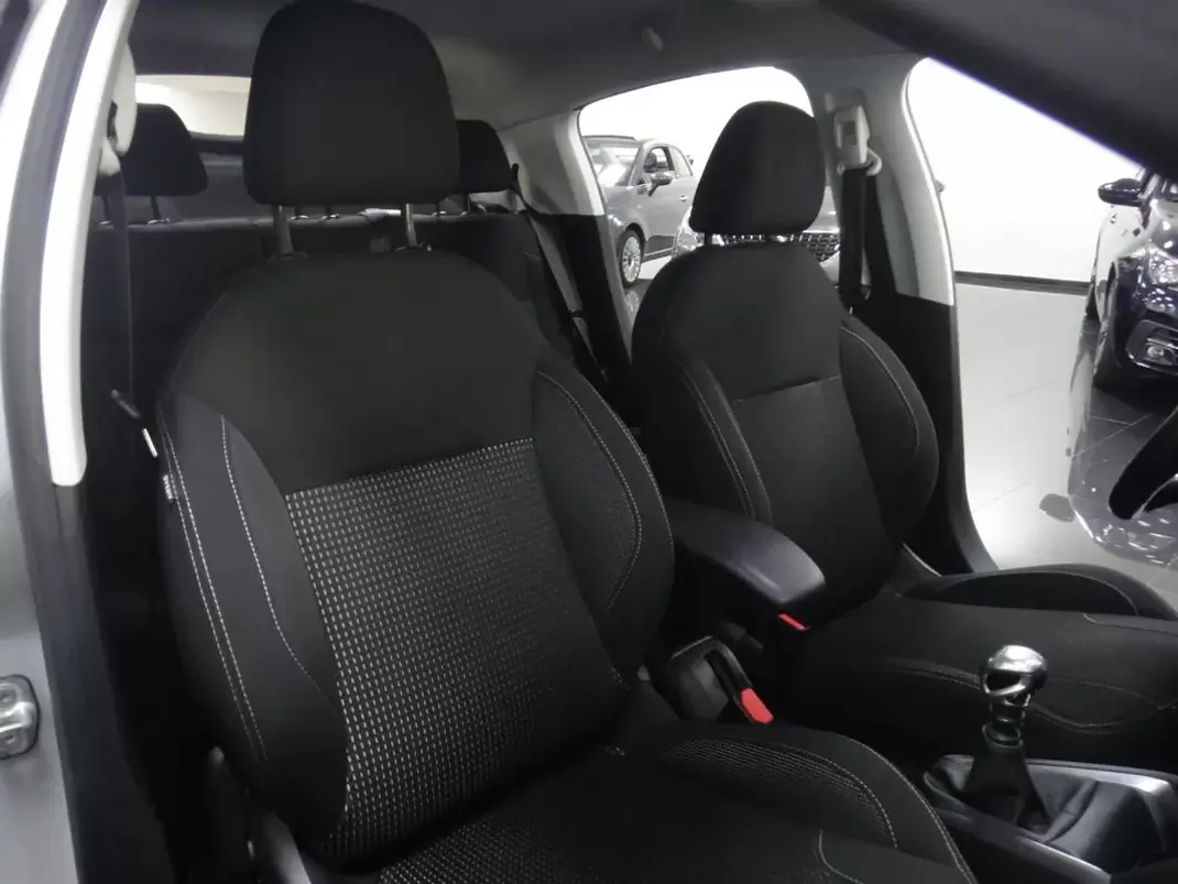 Peugeot 208 2018 - 9900 EUR, 84000 km - 84000km - foto 21 de 26