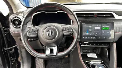 MG ZS 2022 - 24900 EUR, 43500 km - AUTO.MOTO.pt - 43500km - foto 5 de 11