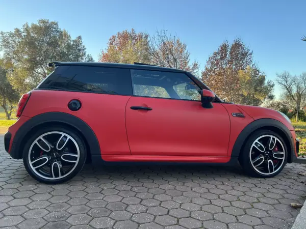 MINI John Cooper Works 2017 - 24965 EUR, 126000 km - AUTO.MOTO.pt - 126000km - foto 14 de 61