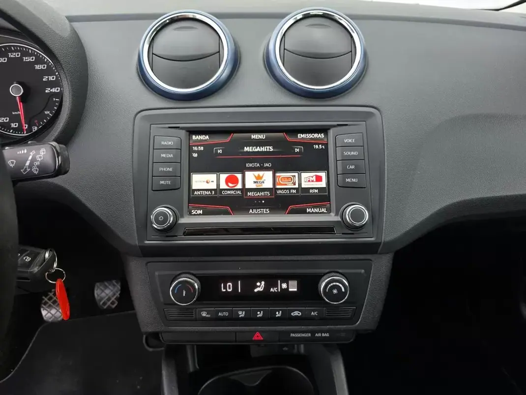 SEAT Ibiza 2016 - 8990 EUR, 160800 km - AUTO.MOTO.pt - 160800km - foto 20 de 34