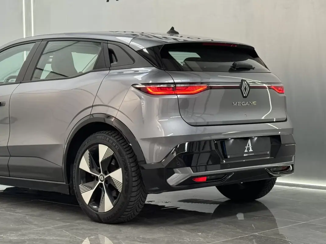 Renault Mégane E-Tech 2022 - 23890 EUR, 71000 km - AUTO.MOTO.pt - 71000km - foto 6 de 6