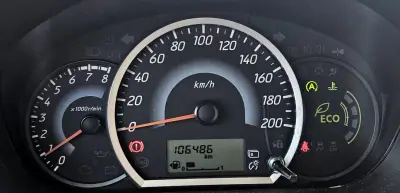 Mitsubishi Space Star 2015 - 8999 EUR, 100000 km - AUTO.MOTO.pt - 100000km - foto 12 de 22