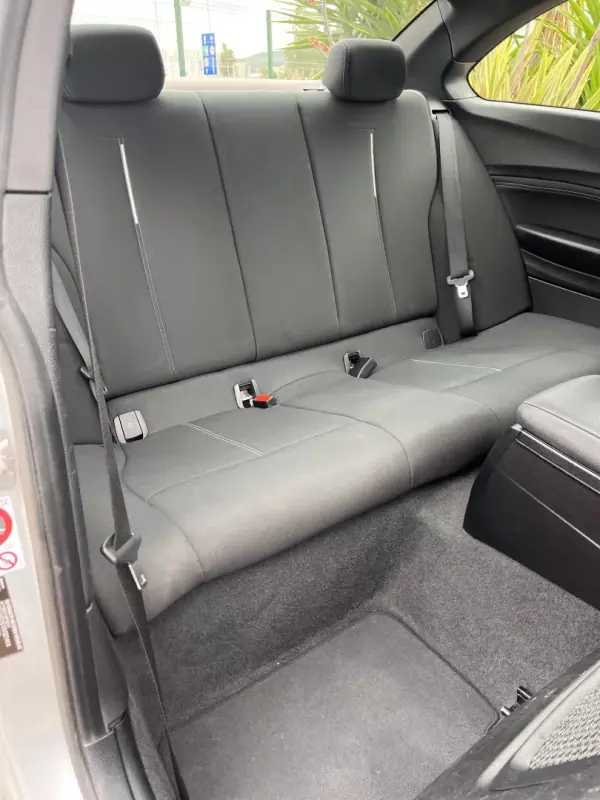 BMW 218 2015 - 18000 EUR, 202170 km - AUTO.MOTO.pt - 202170km - foto 16 de 31