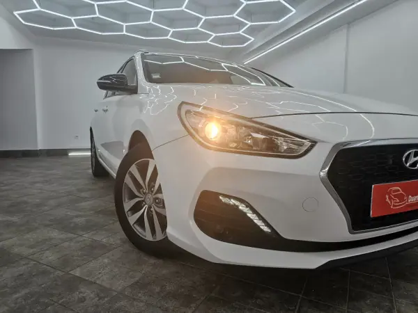Hyundai i30 SW 2018 - 12950 EUR, 117053 km - AUTO.MOTO.pt - 117053km - foto 10 de 41