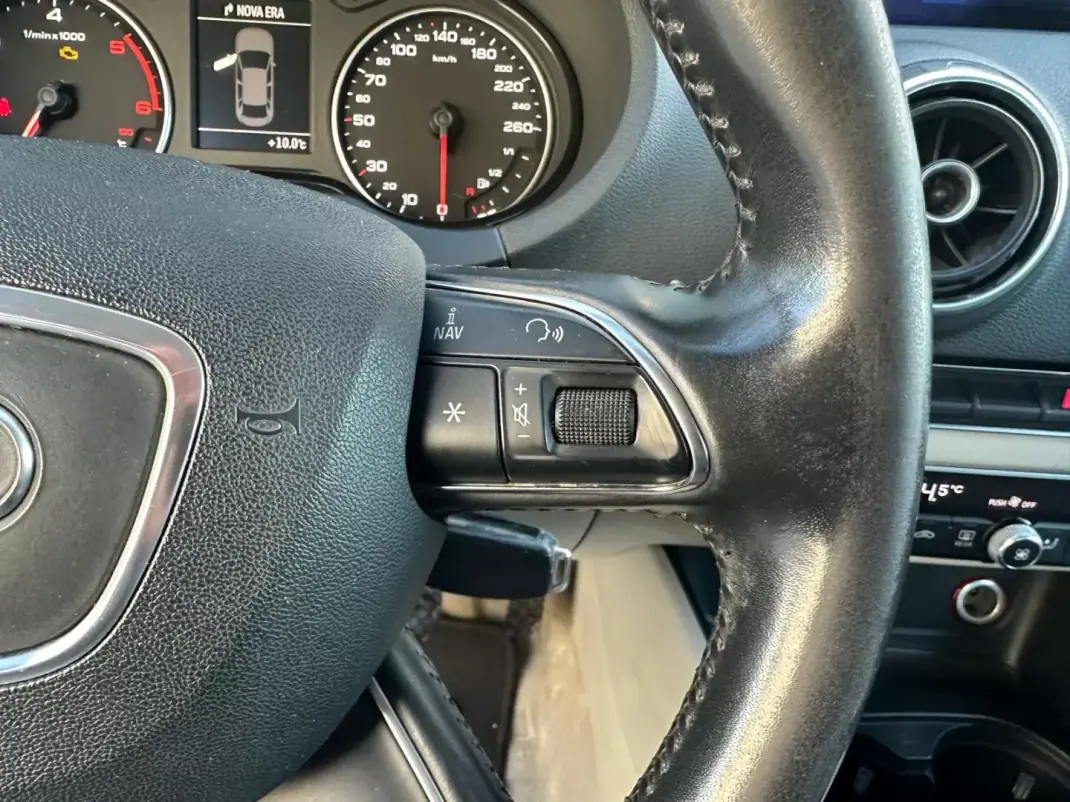 Audi A3 Limousine 2015 - 15900 EUR, 238805 km - AUTO.MOTO.pt - 238805km - foto 5 de 18