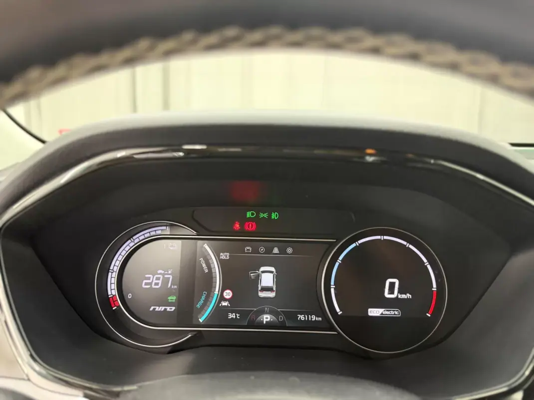 Kia e-Niro 2020 - 19750 EUR, 76000 km - 76000km - foto 21 de 22