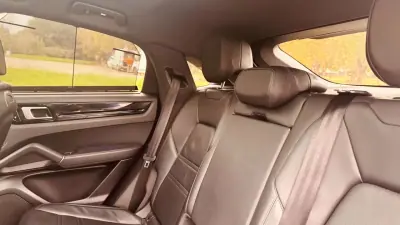 Porsche Cayenne Coupé 2019 - 57500 EUR, 247000 km - AUTO.MOTO.pt - 247000km - foto 21 de 25