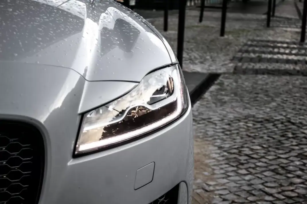 Jaguar XF Sportbrake 2019 - 23990 EUR, 147458 km - AUTO.MOTO.pt - 147458km - foto 8 de 45