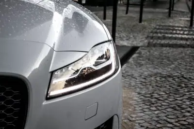 Jaguar XF Sportbrake 2019 - 23990 EUR, 147458 km - AUTO.MOTO.pt - 147458km - foto 8 de 45