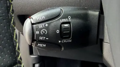 Peugeot 2008 2021 - 17990 EUR, 90903 km - AUTO.MOTO.pt - 90903km - foto 37 de 47