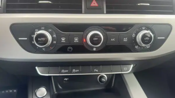Audi A4 Avant 2022 - 25490 EUR, 122000 km - AUTO.MOTO.pt - 122000km - foto 21 de 27