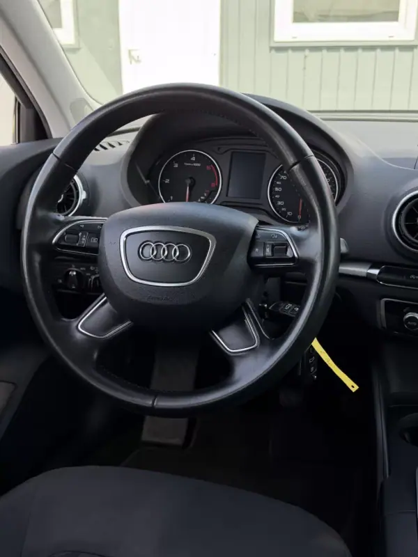 Audi A3 Sportback 2014 - 13900 EUR, 156000 km - AUTO.MOTO.pt - 156000km - foto 10 de 14