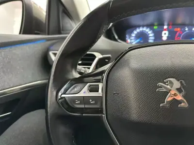 Peugeot 3008 2019 - 14990 EUR, 162229 km - AUTO.MOTO.pt - 162229km - foto 13 de 27