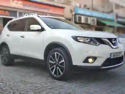 Nissan X-Trail 2016 - 13900 EUR, 207000 km - AUTO.MOTO.pt - 207000km - foto 2 de 15