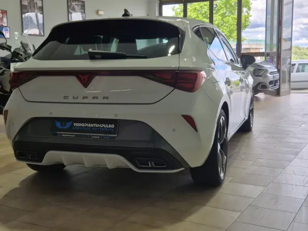Cupra Leon 2025 - 35000 EUR, 26000 km - AUTO.MOTO.pt - 26000km - foto 6 de 42