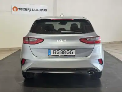 Kia Ceed 2025 - 23900 EUR, 506 km - AUTO.MOTO.pt - 506km - foto 6 de 26