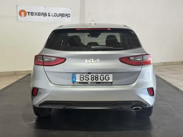 Kia Ceed 2025 - 23900 EUR, 506 km - AUTO.MOTO.pt - 506km - foto 6 de 26