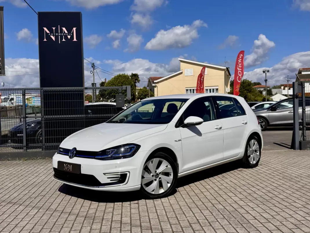 Volkswagen e-Golf 2019 - 16500 EUR, 70000 km - AUTO.MOTO.pt - 70000km - foto 1 de 18