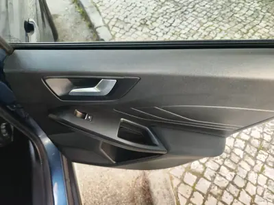 Ford Focus SW 2019 - 13480 EUR, 149000 km - AUTO.MOTO.pt - 149000km - foto 16 de 44