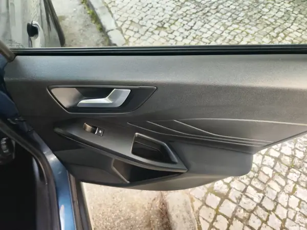 Ford Focus SW 2019 - 12980 EUR, 149000 km - AUTO.MOTO.pt - 149000km - foto 16 de 44