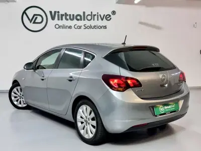 Opel Astra 2012 - 6250 EUR, 154000 km - AUTO.MOTO.pt - 154000km - foto 9 de 52