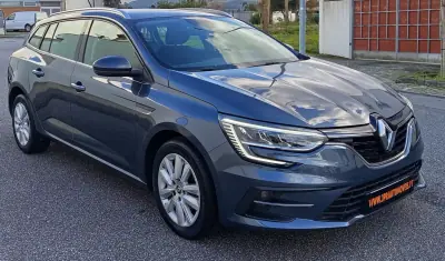 Renault Mégane 2022 - 14990 EUR, 112100 km - AUTO.MOTO.pt - 112100km - foto 3 de 17