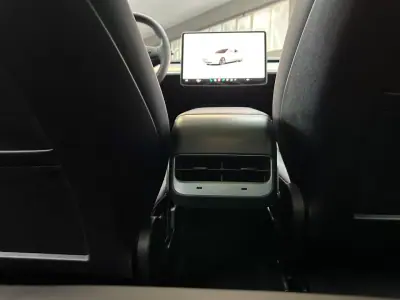 Tesla Model 3 2023 - 33500 EUR, 55603 km - AUTO.MOTO.pt - 55603km - foto 10 de 10