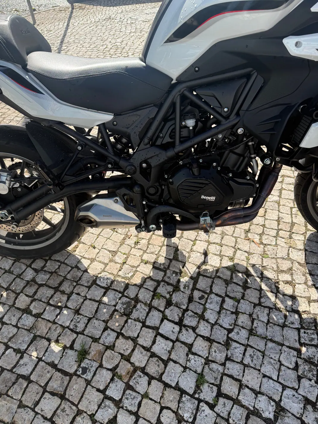 Benelli TRK 502 2023 - 4500 EUR, 5753 km - 5753km - foto 7 de 11