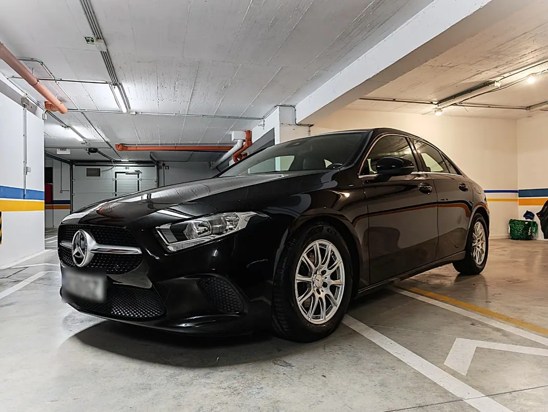 Mercedes-Benz A 180 Limousine 2020 - 21500 EUR, 88000 km - AUTO.MOTO.pt - 88000km - foto 1 de 14