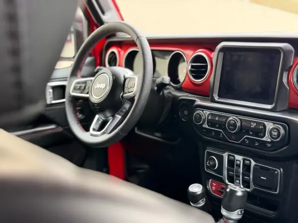 Jeep Wrangler Unlimited 2019 - 67500 EUR, 150181 km - 150181km - foto 17 de 25
