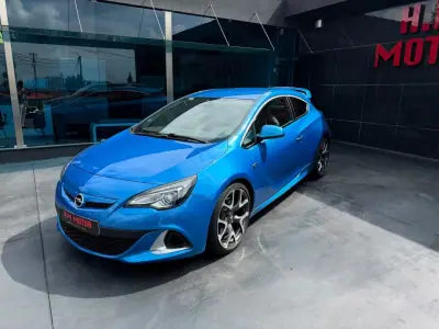 Opel Astra GTC 2013 - 22500 EUR, 81000 km - AUTO.MOTO.pt - 81000km - foto 2 de 17
