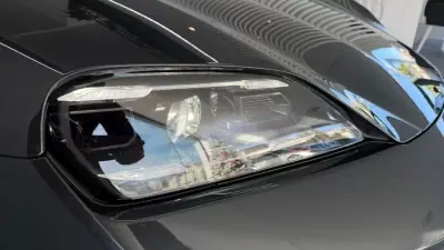 Porsche Taycan 2024 - 82000 EUR, 38405 km - AUTO.MOTO.pt - 38405km - foto 40 de 47