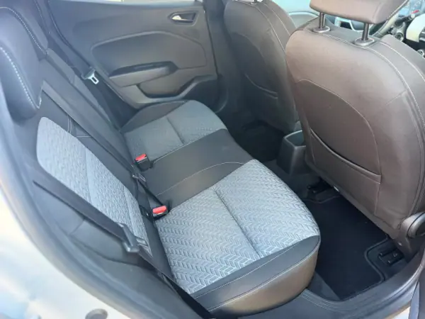 Renault Clio 2023 - 16900 EUR, 47001 km - AUTO.MOTO.pt - 47001km - foto 17 de 19