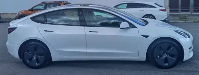 Tesla Model 3 2021 - 26990 EUR, 107700 km - AUTO.MOTO.pt - 107700km - foto 4 de 16