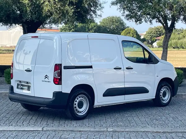 Citroën Berlingo 2021 - 12300 EUR, 118000 km - AUTO.MOTO.pt - 118000km - foto 7 de 38
