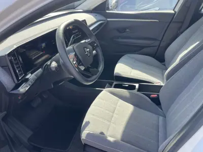 Renault Mégane E-Tech 2023 - 27950 EUR, 57803 km - AUTO.MOTO.pt - 57803km - foto 8 de 11