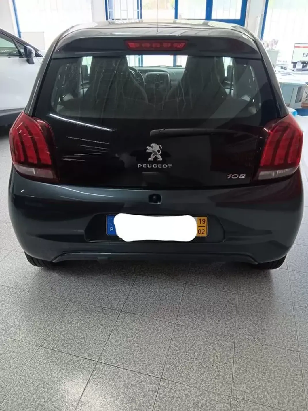 Peugeot 108 2019 - 10950 EUR, 95127 km - AUTO.MOTO.pt - 95127km - foto 3 de 12