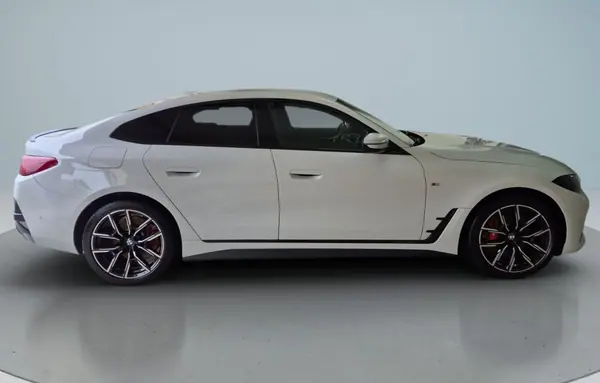 BMW i4 2025 - 30000 EUR, 25000 km - 25000km - foto 7 de 8