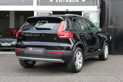 Volvo XC 40 2021 - 24500 EUR, 136304 km - AUTO.MOTO.pt - 136304km - foto 4 de 21