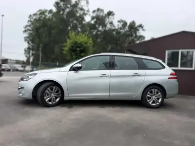 Peugeot 308 SW 2015 - 9750 EUR, 140800 km - AUTO.MOTO.pt - 140800km - foto 6 de 19