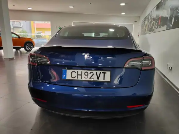 Tesla Model 3 2021 - 25990 EUR, 100000 km - AUTO.MOTO.pt - 100000km - foto 20 de 46