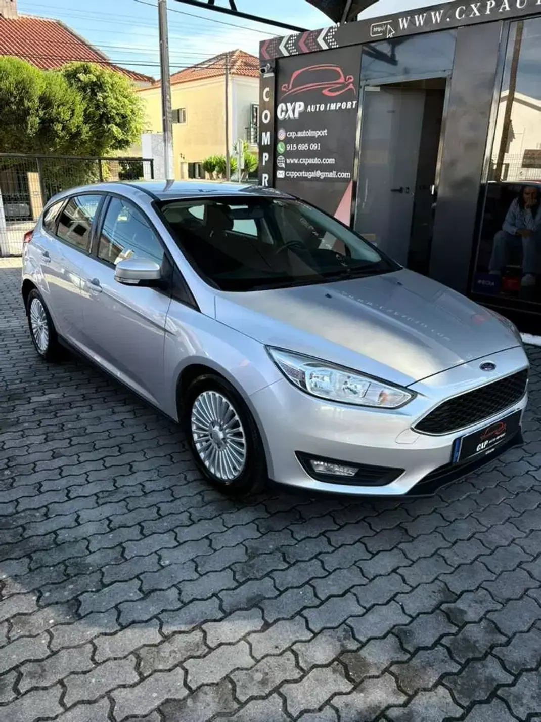 Ford Focus 2018 - 13900 EUR, 114000 km - AUTO.MOTO.pt - 114000km - foto 1 de 16