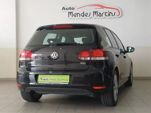 Volkswagen Golf 2010 - 9750 EUR, 222953 km - AUTO.MOTO.pt - 222953km - foto 3 de 13