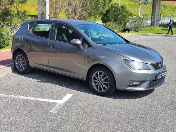 SEAT Ibiza 2015 - 7980 EUR, 179000 km - AUTO.MOTO.pt - 179000km - foto 5 de 36