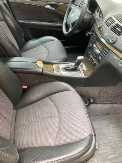 Mercedes-Benz E 270 2002 - 9250 EUR, 299650 km - AUTO.MOTO.pt - 299650km - foto 17 de 20