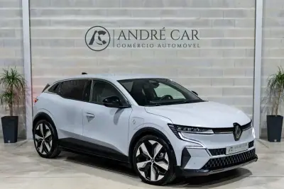 Renault Mégane E-Tech 2023 - 24450 EUR, 60913 km - AUTO.MOTO.pt - 60913km - foto 2 de 47