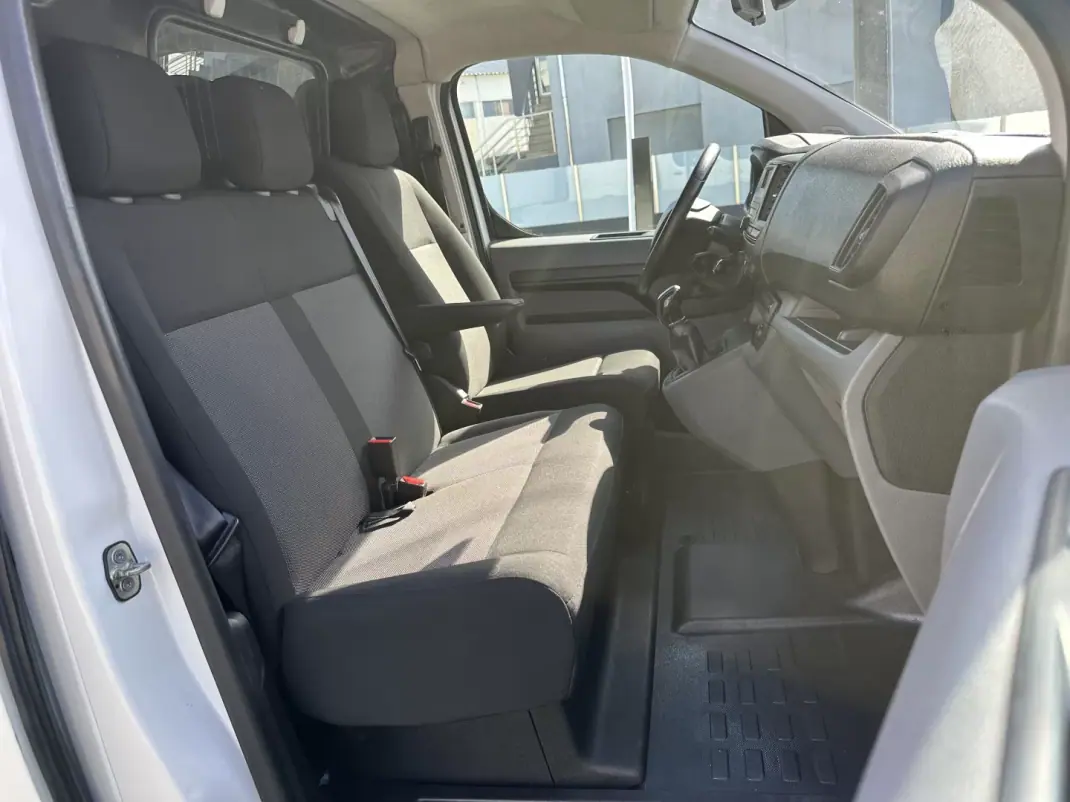 Peugeot Expert 2018 - 14900 EUR, 170000 km - 170000km - foto 28 de 45