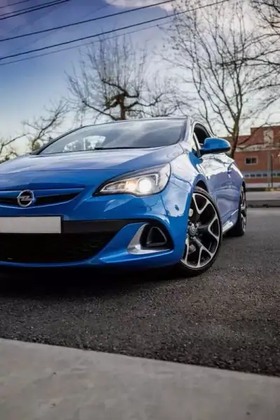 Opel Astra GTC 2013 - 23500 EUR, 109000 km - AUTO.MOTO.pt - 109000km - foto 16 de 47